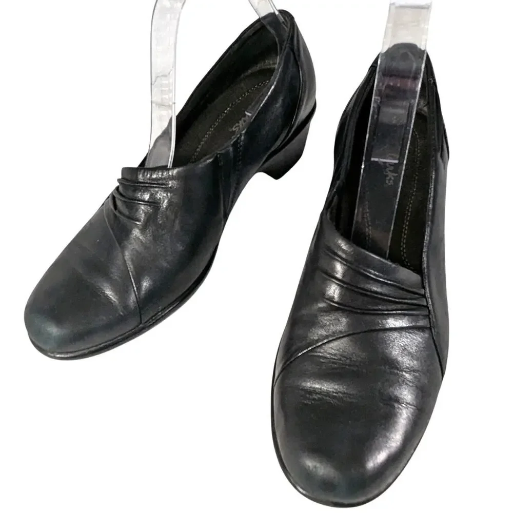 NWOT! CLARKS! BLACK GENUINE LEATHER MEGA PADDED COMFY RUBBER SOLE LOAFERS! SZ 8M